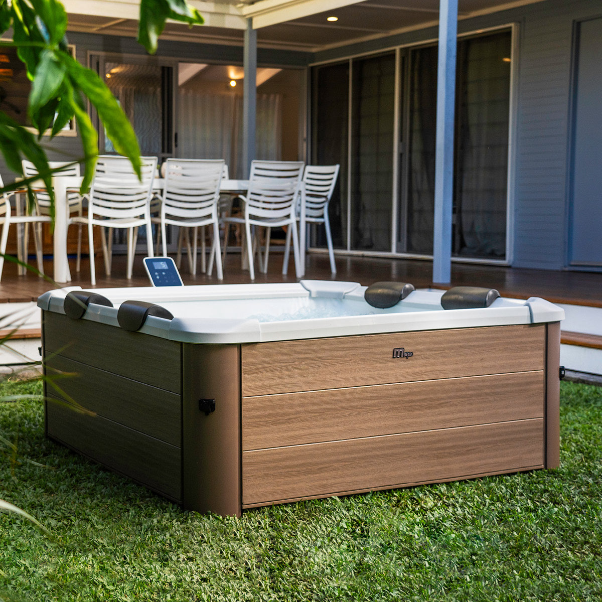 BRAST Mspa Whirlpool OSLO AMBER 6 Personen mit LED